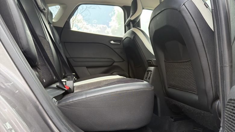 Renault Captur 1.6 E-Tech full hybrid 145 Techno 5dr Auto Hybrid Hatchback